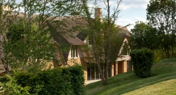Eight of the UK’s Coziest Thatched Cottages to Escape the Modern Rush